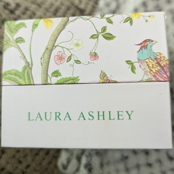 Laura Ashley Pink Patent Strap Watch - Picture 4 of 4